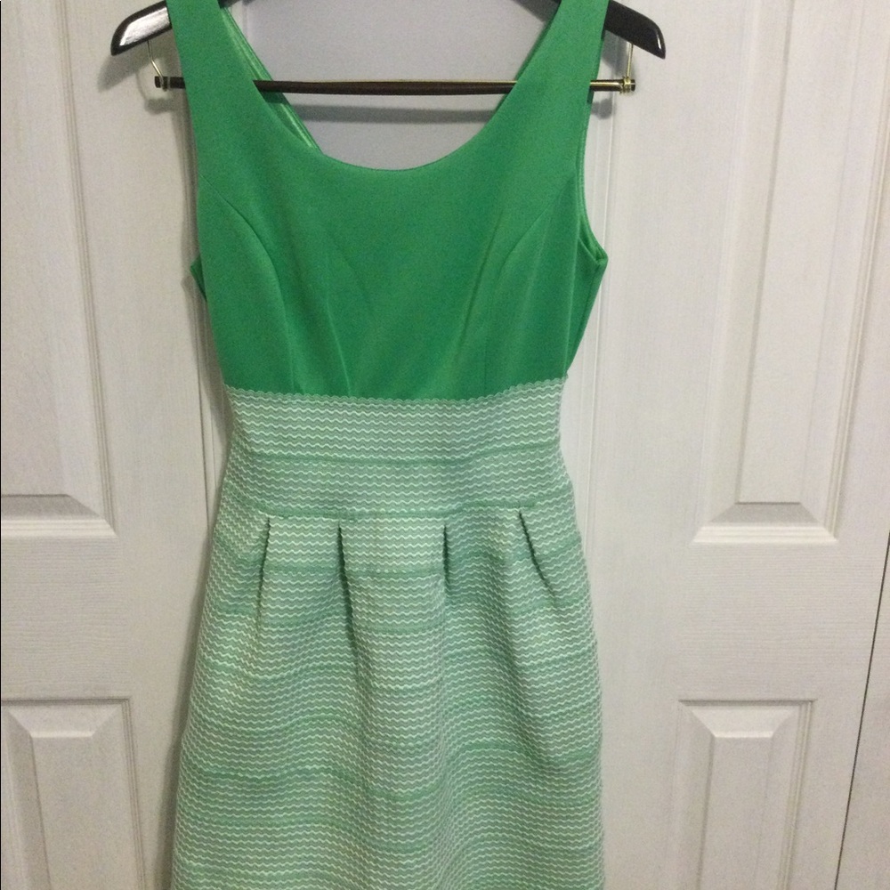 Green New York and Company size S dress - Picture 4 of 7